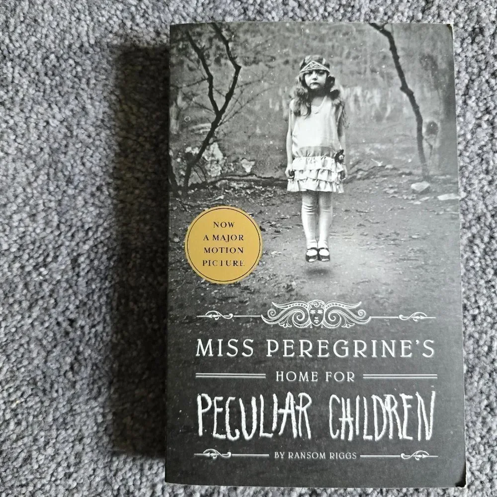 Miss Peregrine's Home for Peculiar Children Novel Teen Young Adult Summer Read